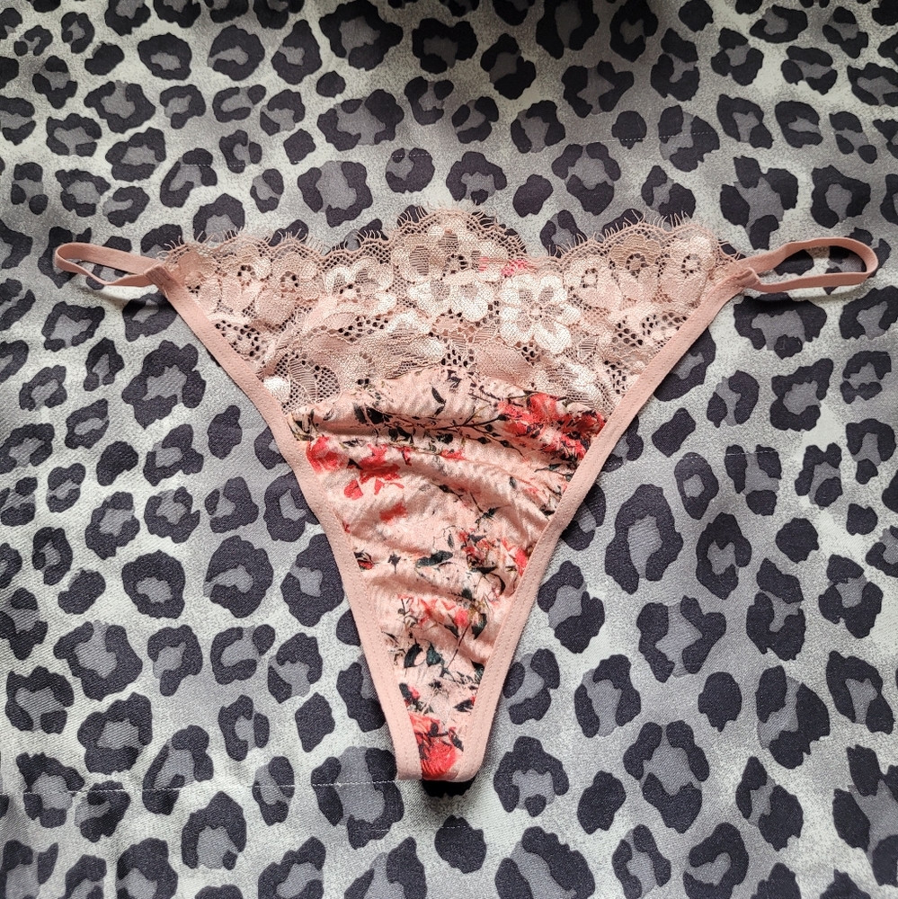 Victorias Secret Lace G-String Medium